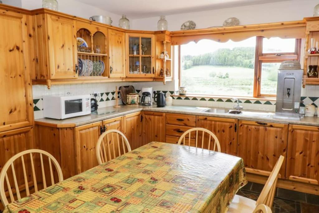 An Maide Ban, Cootehill Villa Dış mekan fotoğraf