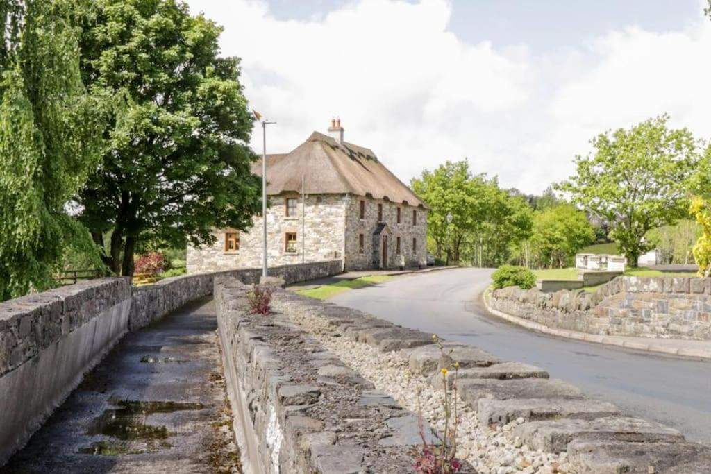 An Maide Ban, Cootehill Villa Dış mekan fotoğraf